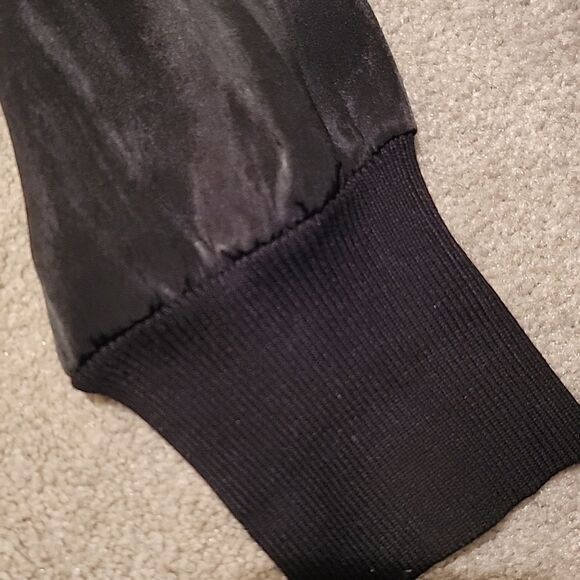 DKNY Black Sweater Silky Sleeves Sz XL - Picture 8 of 10